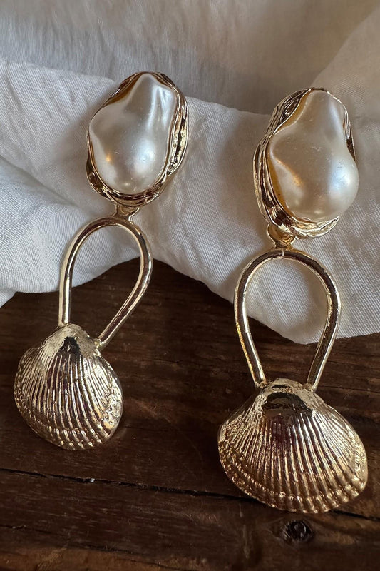 Shell Pearl Earrings - Gold